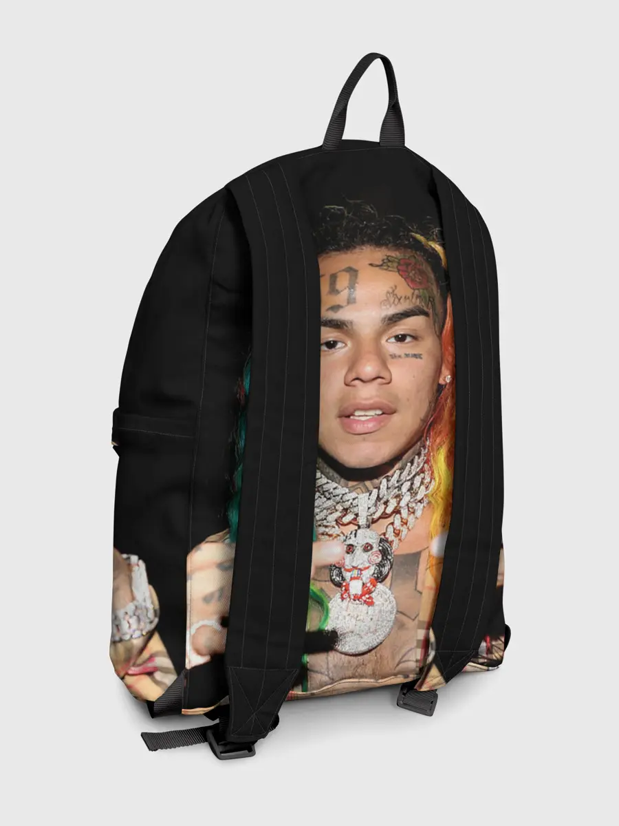  / 