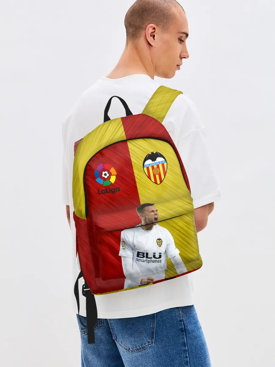  / 