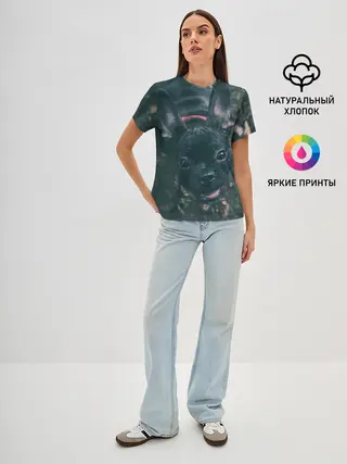 Женская базовая футболка / Бульдог морда собакена черного